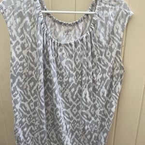 Gray cheetah print top